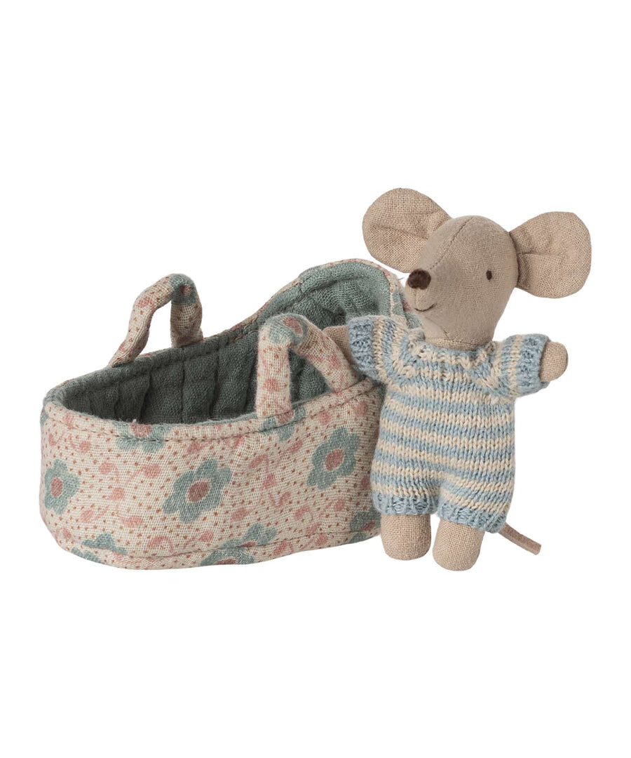 Maileg • Babymaus in Tragetasche blau