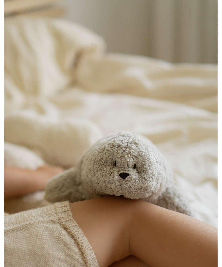 Moonie • Organic Seal Robbe grey