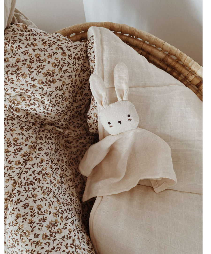 Main Sauvage • Cuddle cloth bunny ecru Nuscheli