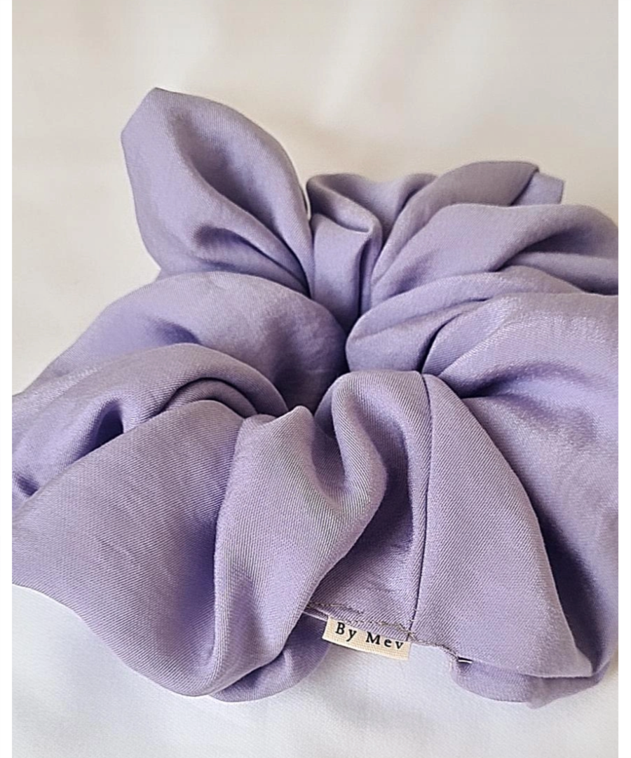 By Mev Bowtique • Scrunchie xxl crepe lilac