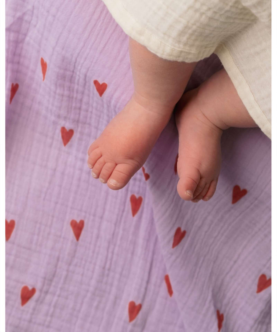 Studio Noos • Nuschi / Musselin Tuch 70x70cm Lilac Hearts Swaddle